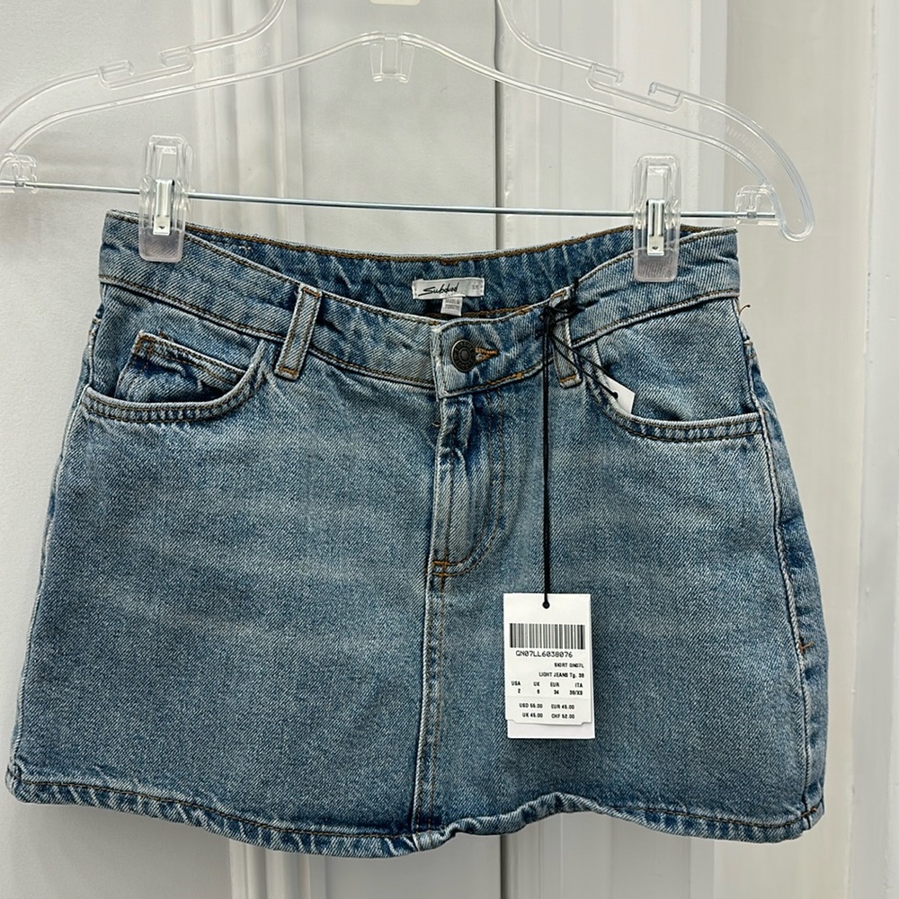Subdued denim mini skirt NWT